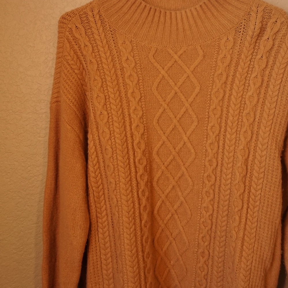 Madewell tan sweater, size medium.